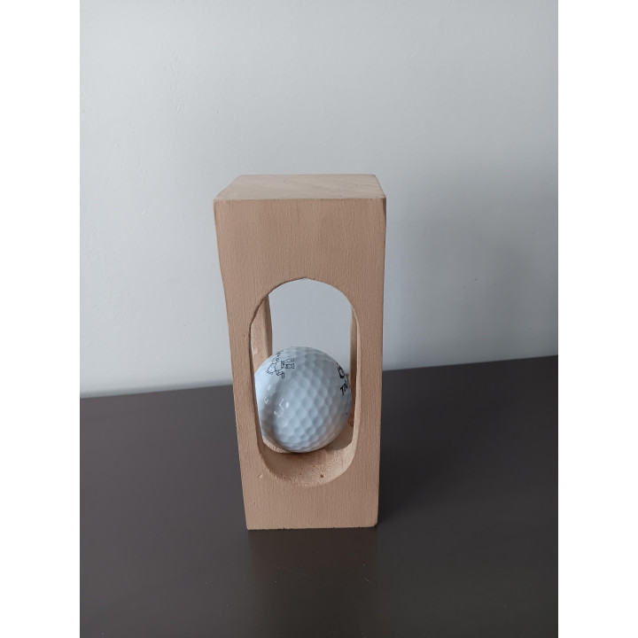 Houten decoratieblok met golfbal | Angelique’s Kringloop