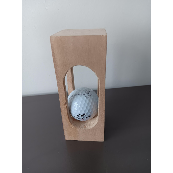 Houten decoratieblok met golfbal | Angelique’s Kringloop