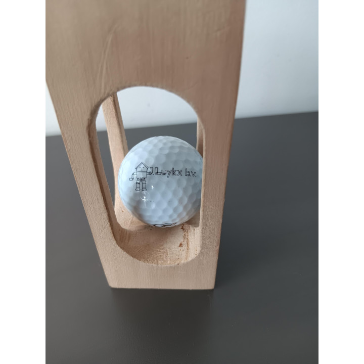 Houten decoratieblok met golfbal | Angelique’s Kringloop
