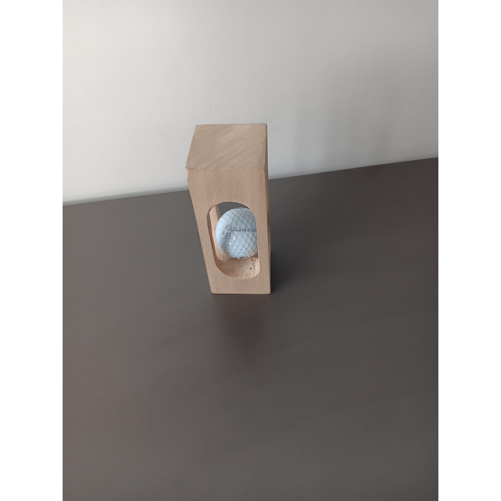 Houten decoratieblok met golfbal | Angelique’s Kringloop