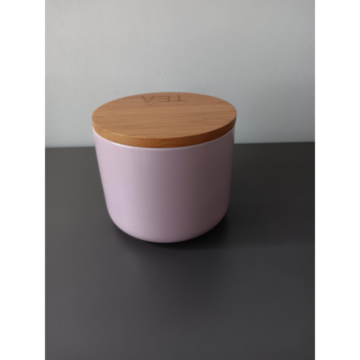 Theebus met bamboe deksel en label