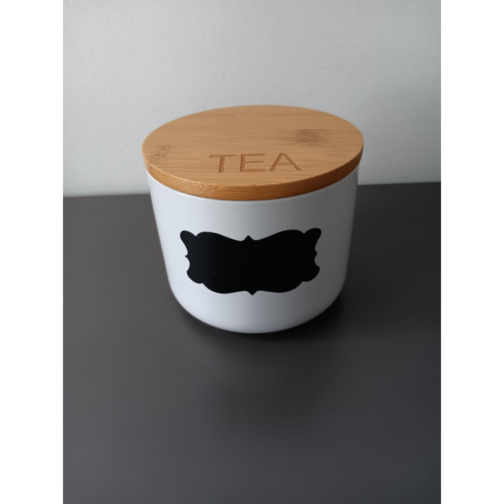 Theebus met bamboe deksel en label