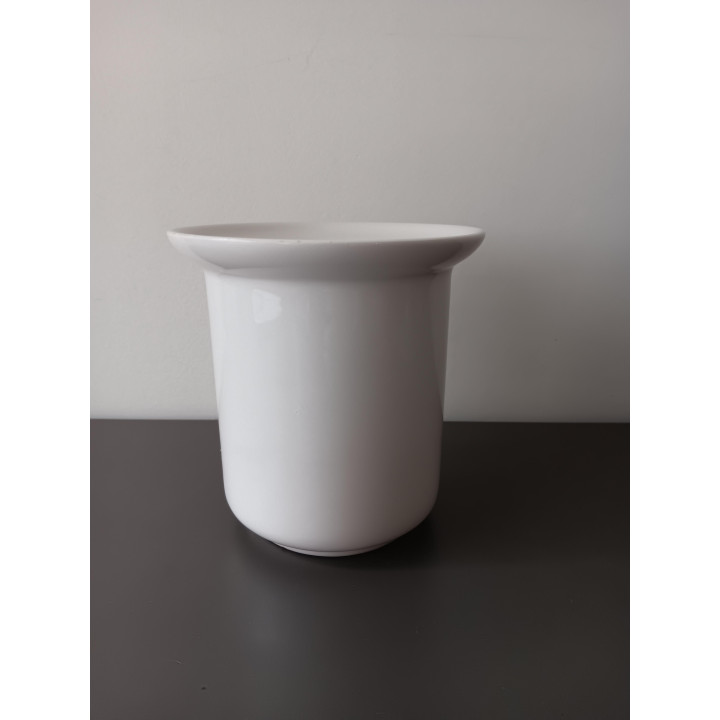 Wit keramieken bloempotje