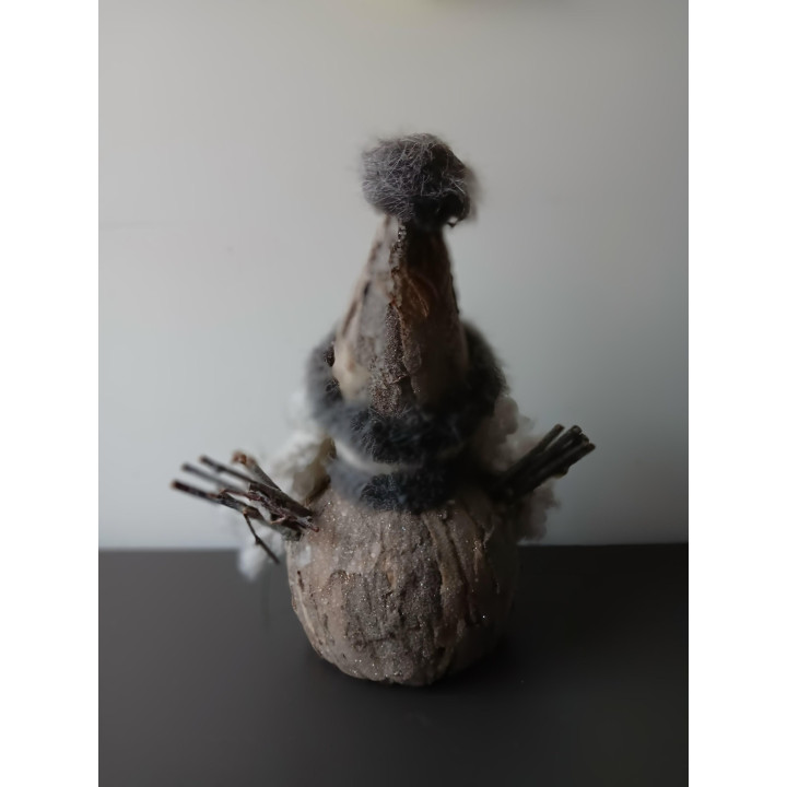Vrouwelijke kerstgnome van hout en textiel 23 cm