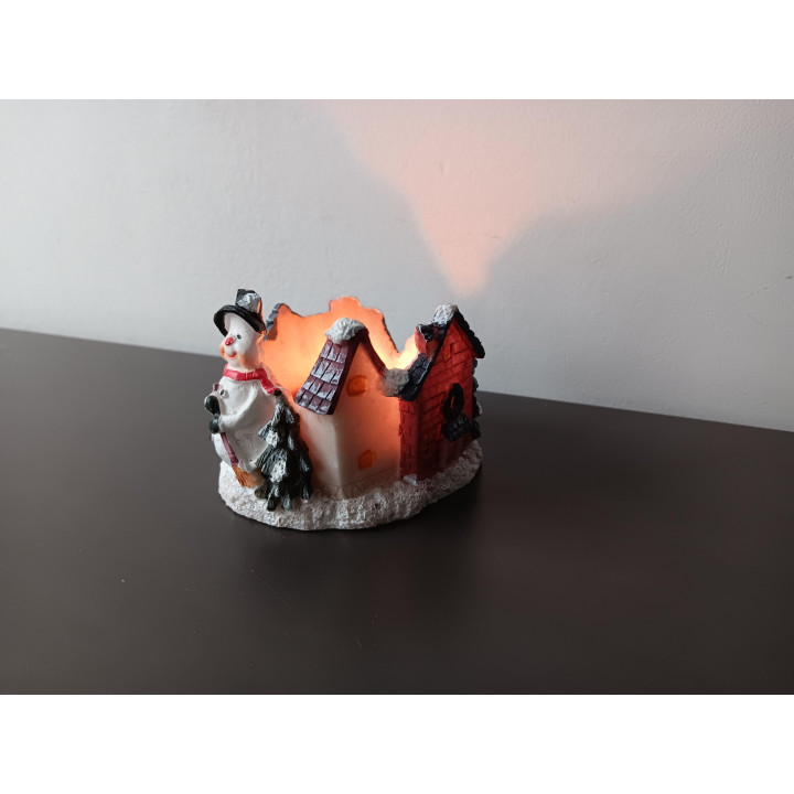 Kerst theelichthouder met sneeuwpop en huisje