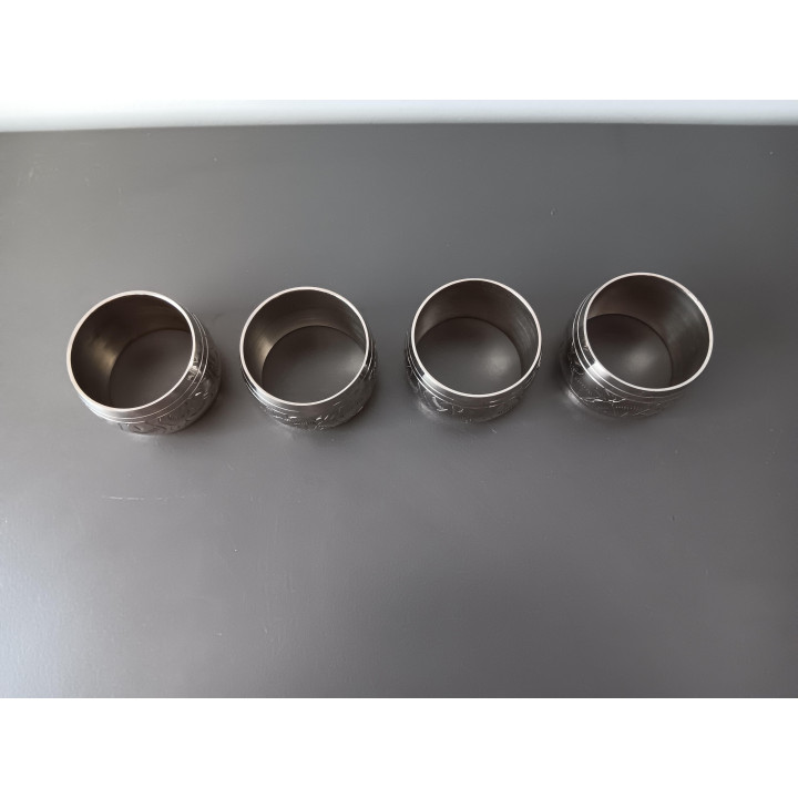 Set van 4 metalen servetringen met gegraveerd patroon