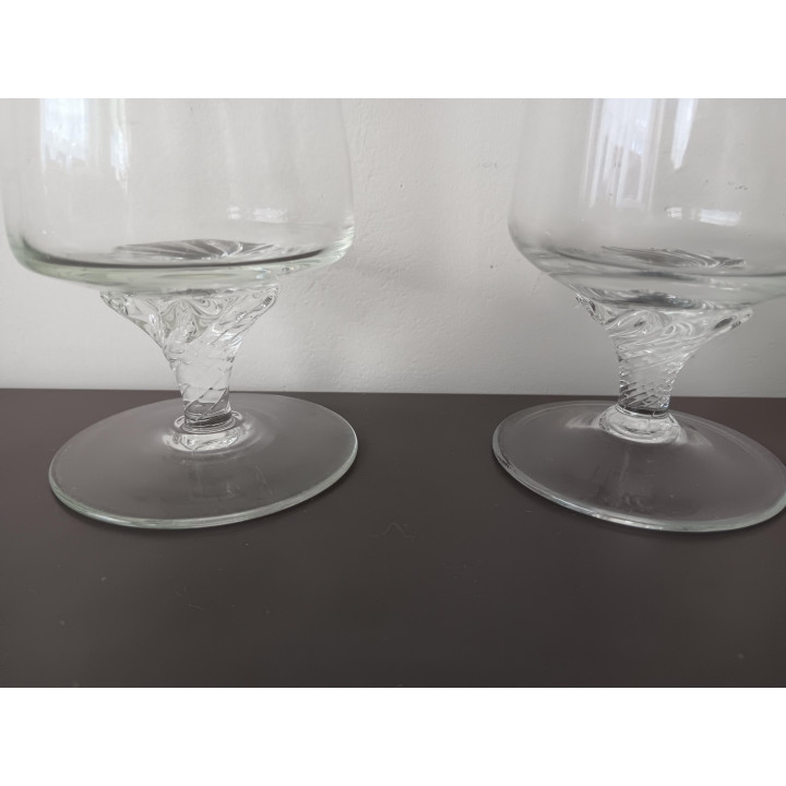 Set van 4 glazen op voet met decoratieve steel