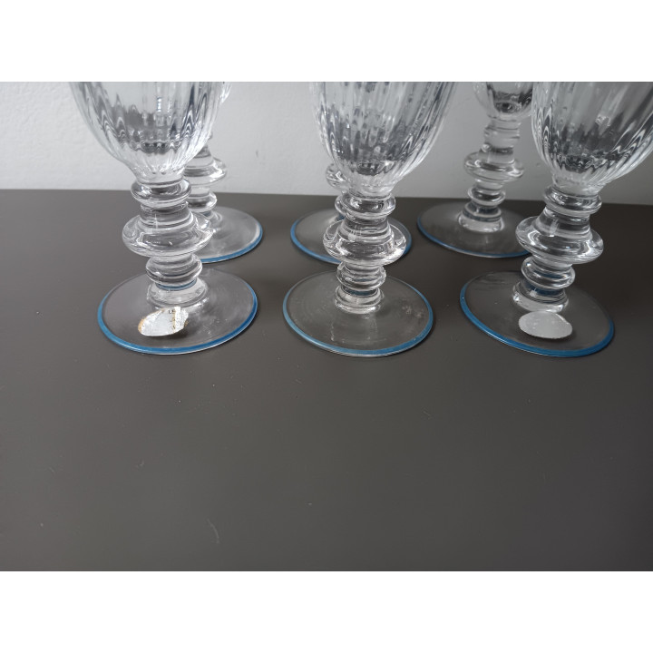Set van 6 glazen op voet Cristallerie Hartzviller met blauwe rand