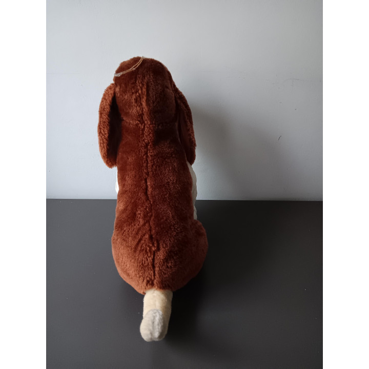 Pluche hond knuffel zittend