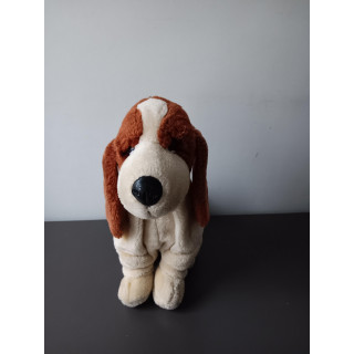 Pluche hond knuffel zittend