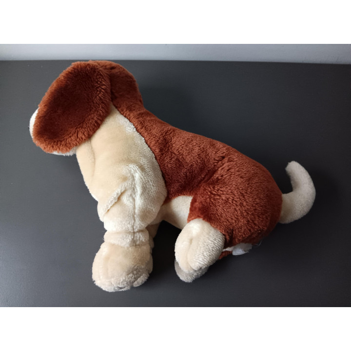 Pluche hond knuffel zittend