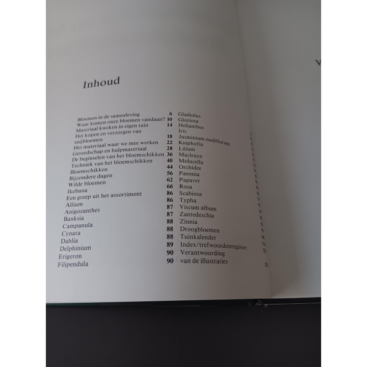 Bloemschikken en Droogboeketten inspiratieboek