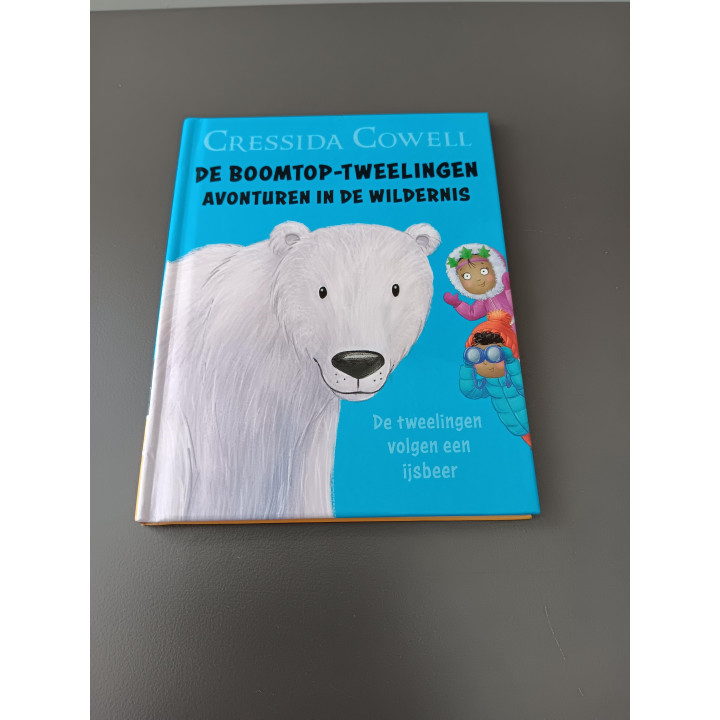 De Boomtop Tweelingen avonturen in de wildernis De tweelingen volgen een ijsbeer