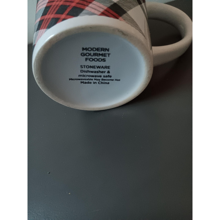 Geruite koffiemok stoneware rood grijs wit