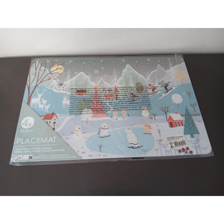 Set van 4 winter placemats met schaatsers en sneeuwlandschap