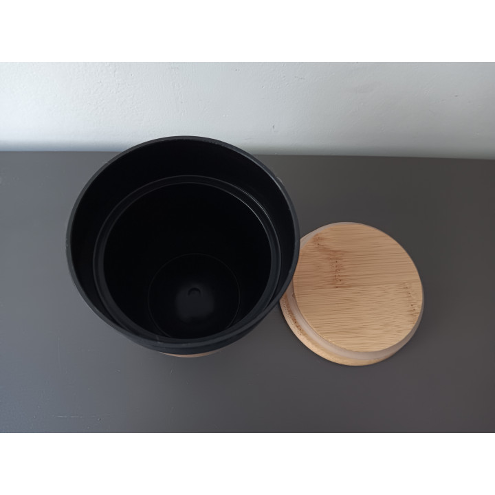 Koffiebeker to go met bamboe deksel en kurkband