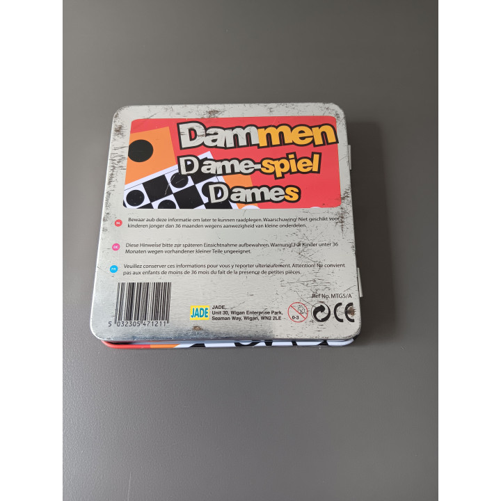 Dammenspel in metalen opbergdoos