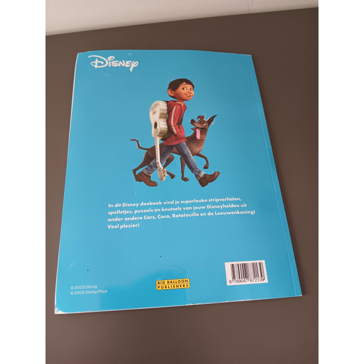 Disney doeboek met strips puzzels en spelletjes Cars Coco en meer
