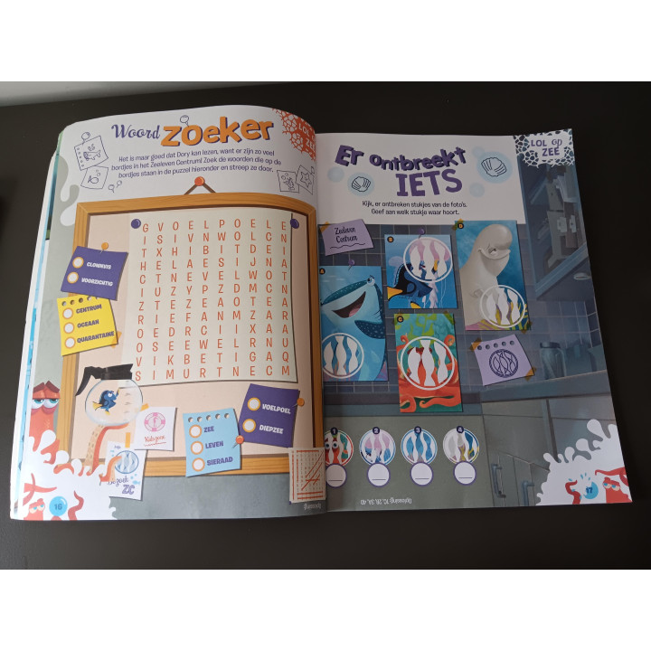 Disney doeboek met strips puzzels en spelletjes Cars Coco en meer