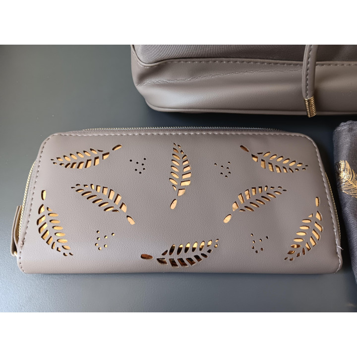 Set Rugtas Portemonnee en Sjaal Taupe met Gouden Veren