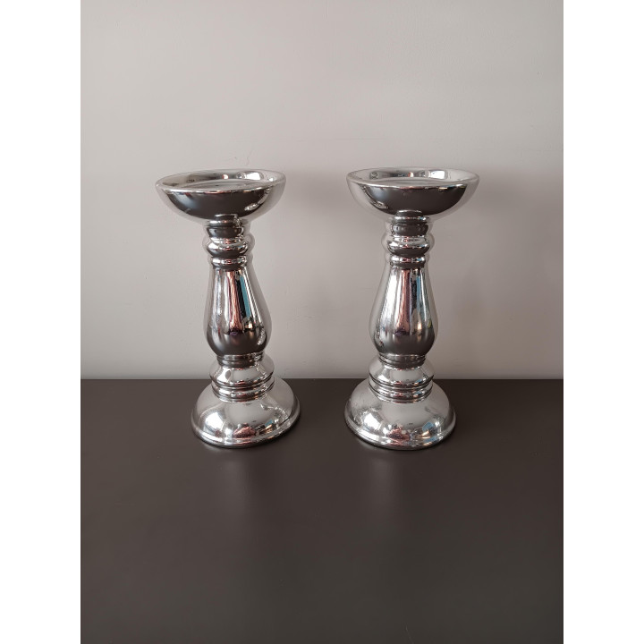 Set van 2 zilverkleurige kaarsenhouders 20 cm