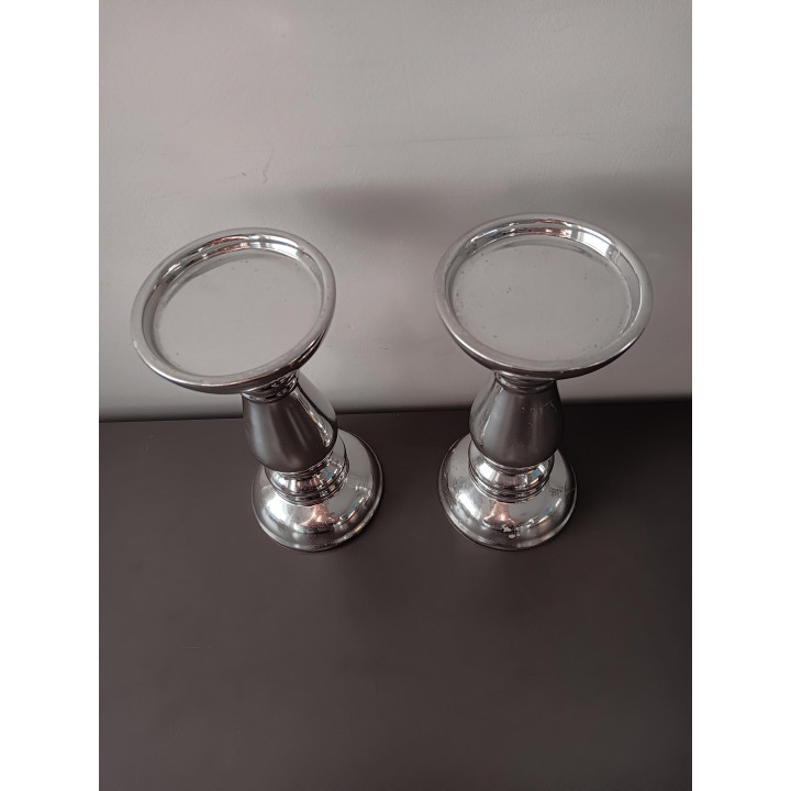Set van 2 zilverkleurige kaarsenhouders 20 cm
