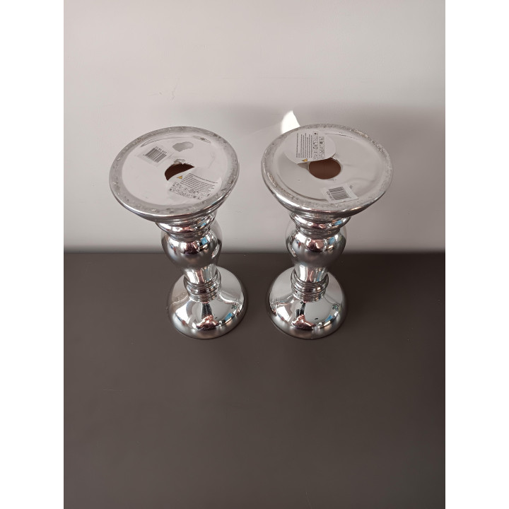 Set van 2 zilverkleurige kaarsenhouders 20 cm