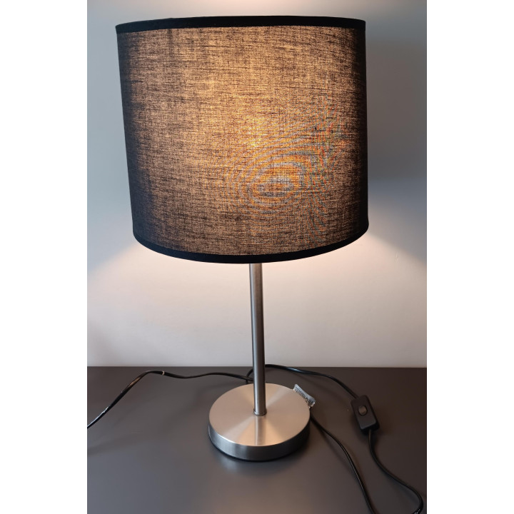 Zwarte tafellamp met metalen voet