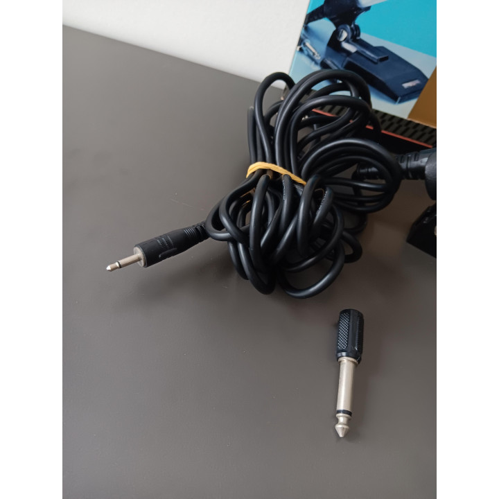 Philips SBC 3030 dynamische microfoon met tafelstandaard