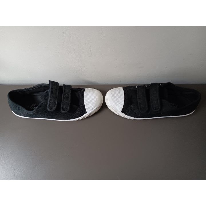 Zwarte gymschoenen Panther maat 33