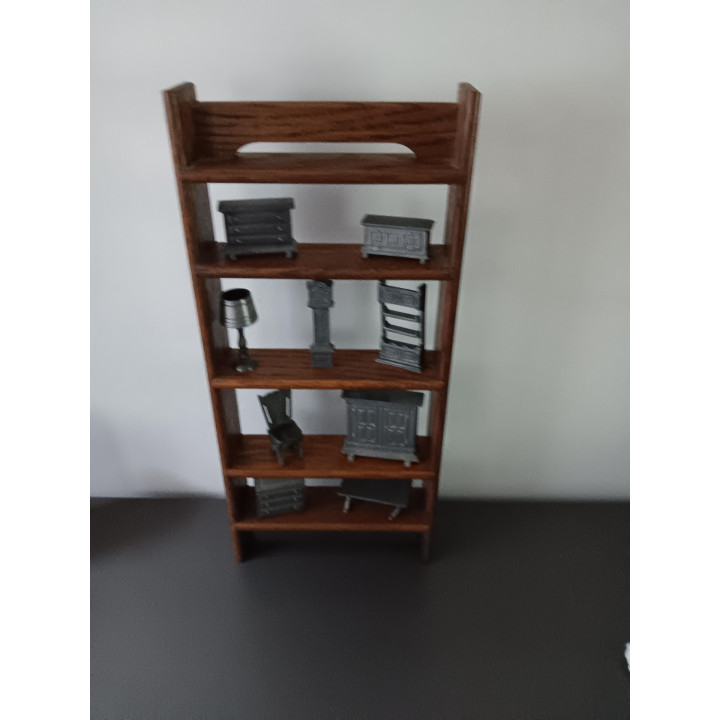 Tinnen poppenhuis meubelset in houten wandkastje