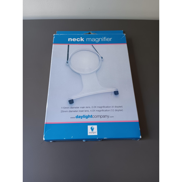 Neck magnifier