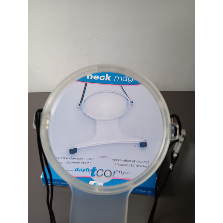 Neck magnifier