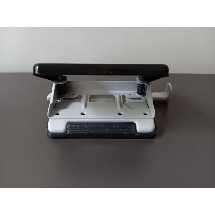 Leitz 5038 perforator