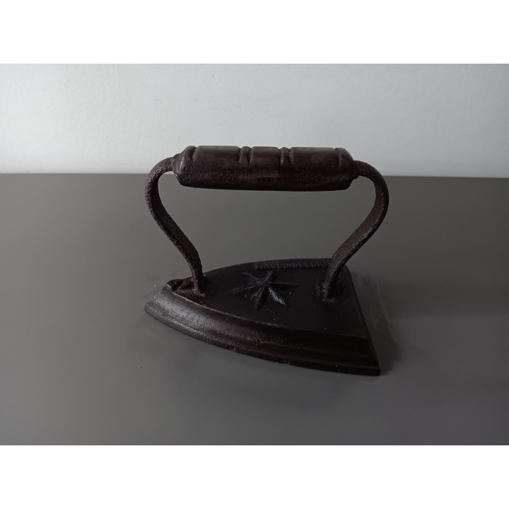 Antiek gietijzeren strijkijzer Made in Belgium