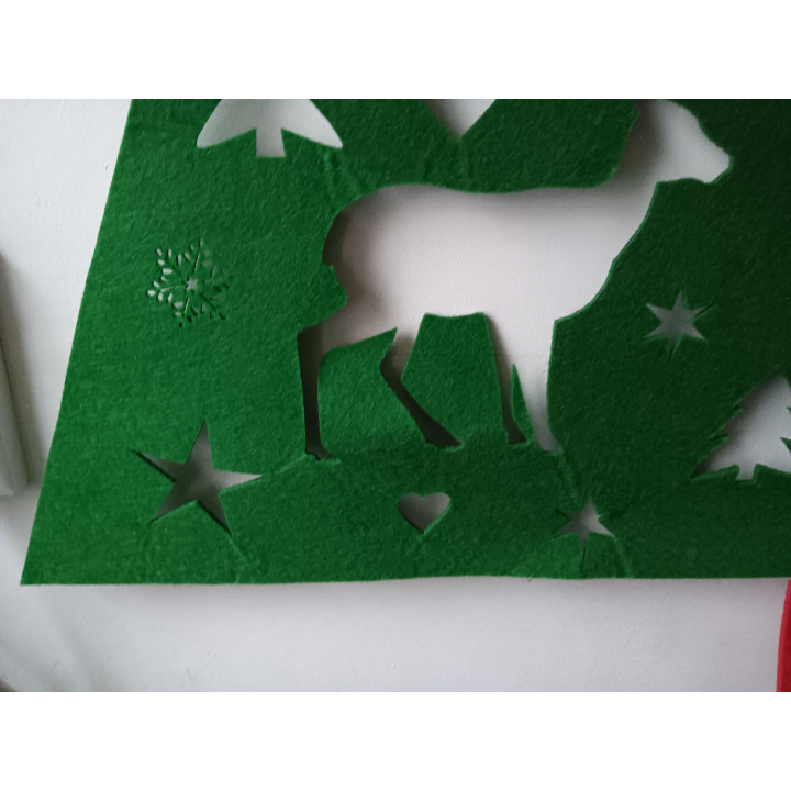 Grote vilten wandkerstboom groen met uitsneden