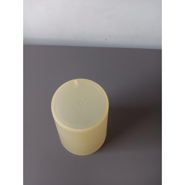 Lichtgele kunststof beker