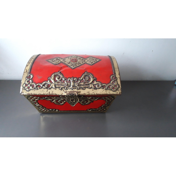 Vintage metalen schatkist blik rood goudkleurig