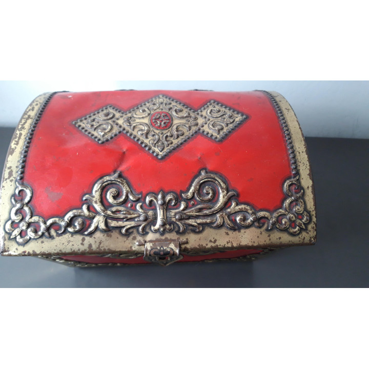 Vintage metalen schatkist blik rood goudkleurig