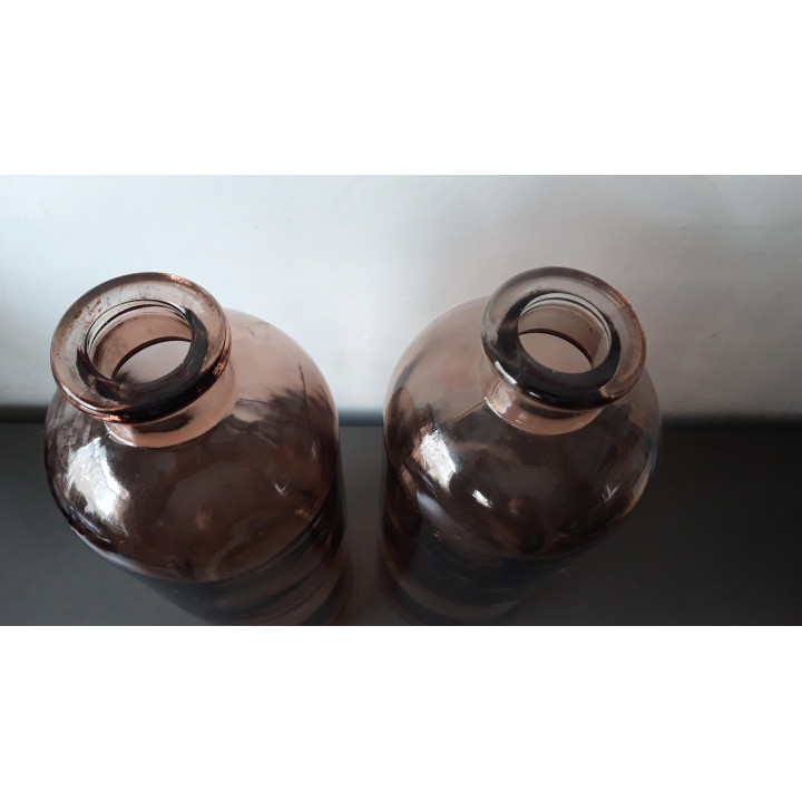 Set van twee glazen vazen oudroze