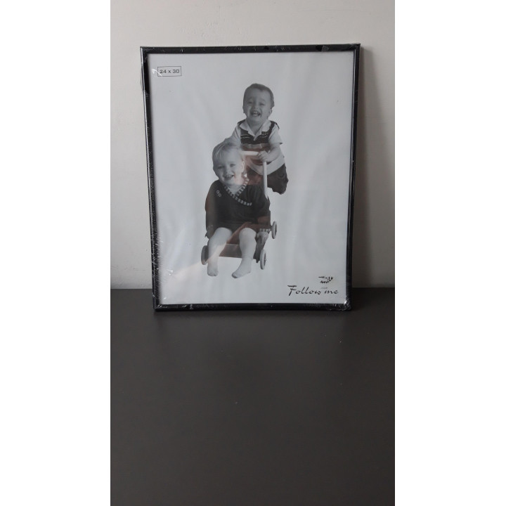 Zwarte fotolijst 24 x 30 cm nieuw