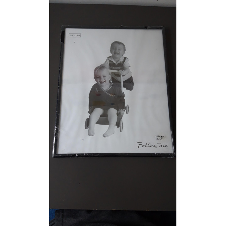 Zwarte fotolijst 24 x 30 cm nieuw