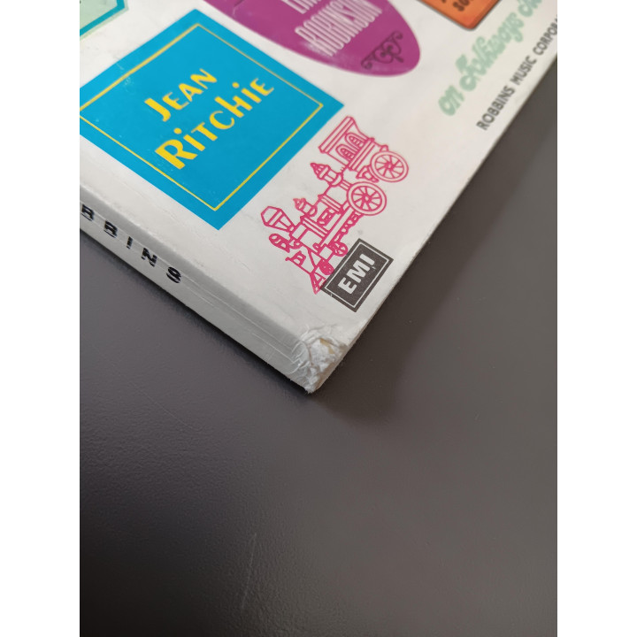 124 Folk Songs - Folkways Records (muziekboek)