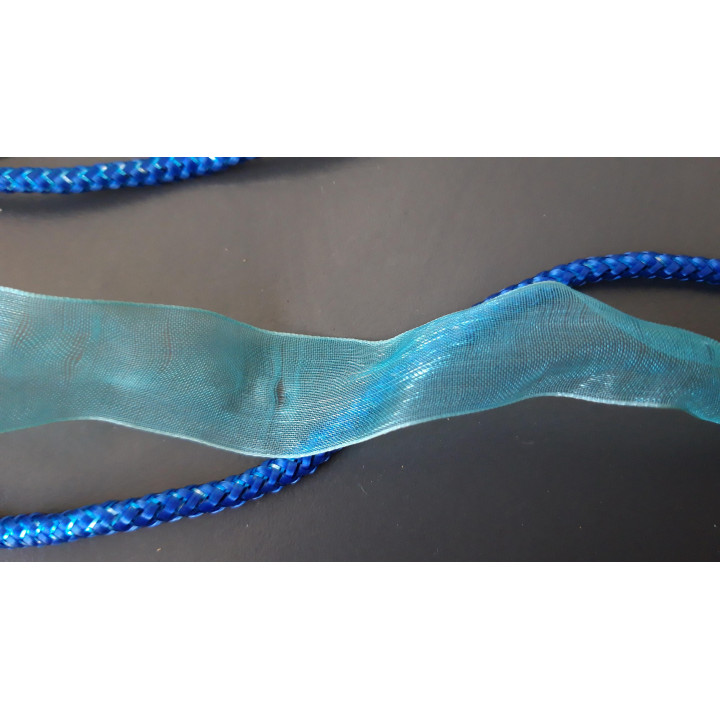 Blauwe halsketting met glashanger druppelvorm