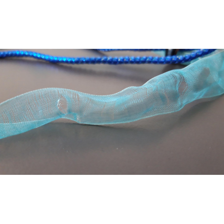 Blauwe halsketting met glashanger druppelvorm