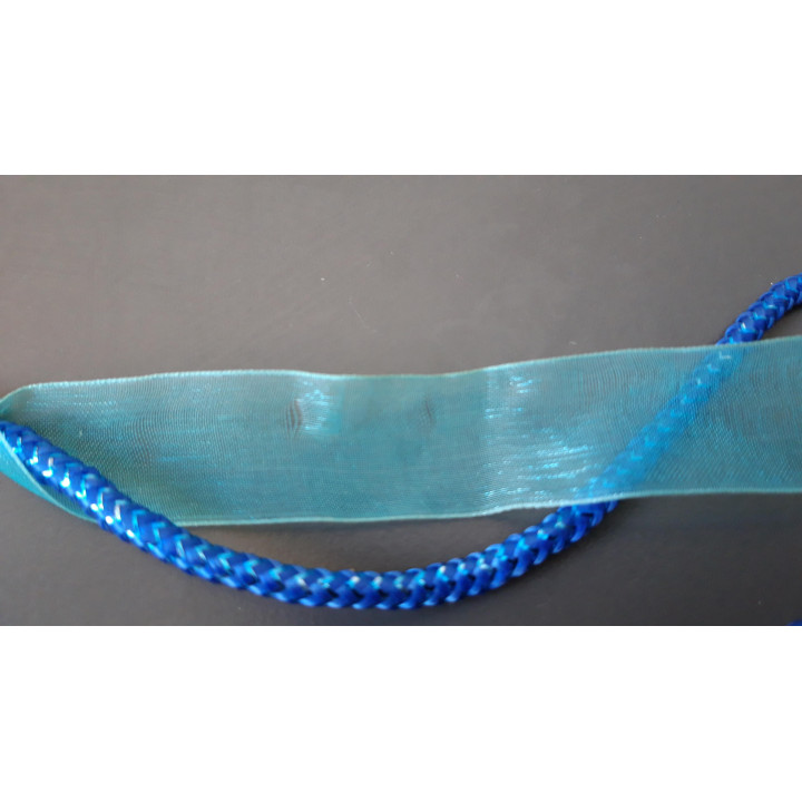 Blauwe halsketting met glashanger druppelvorm