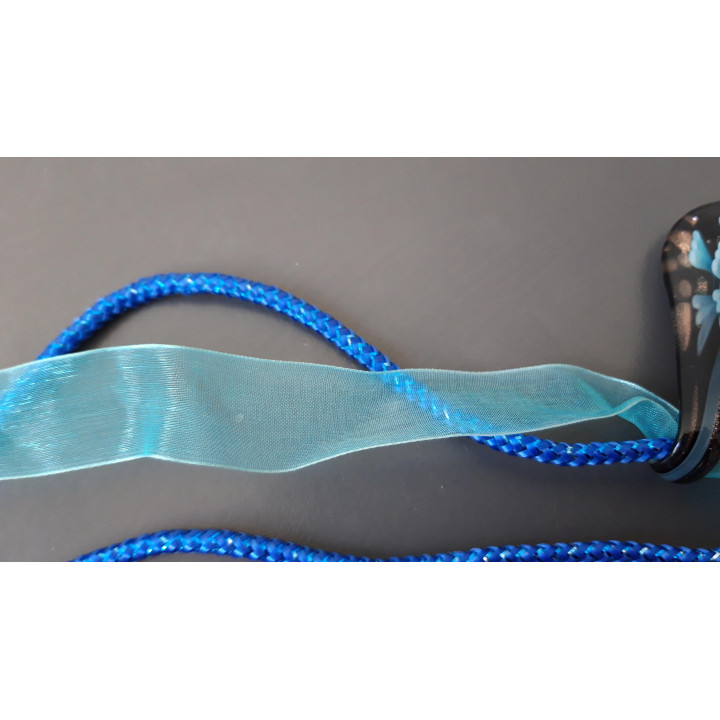 Blauwe halsketting met glashanger druppelvorm