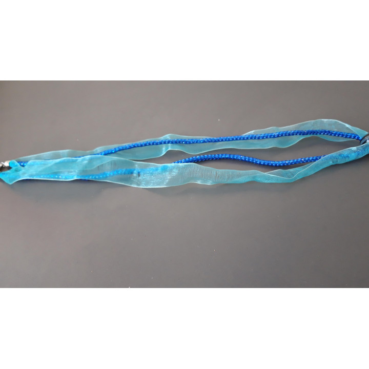 Blauwe halsketting met glashanger druppelvorm