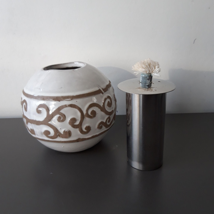 Keramische oliebrander met bruin decor