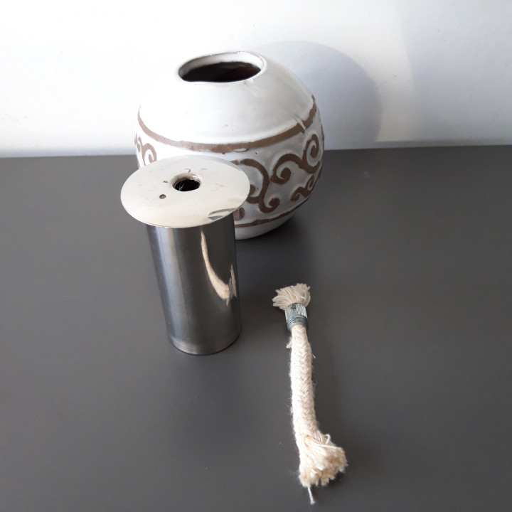 Keramische oliebrander met bruin decor